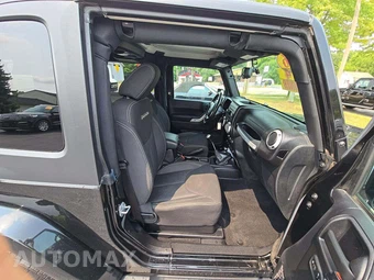 2016 Jeep Wrangler Sahara - miniatura 15
