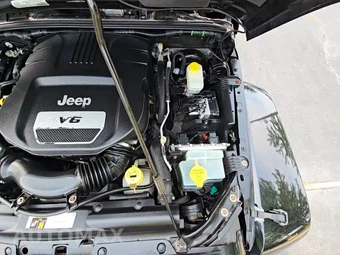 2016 Jeep Wrangler Sahara - miniatura 19