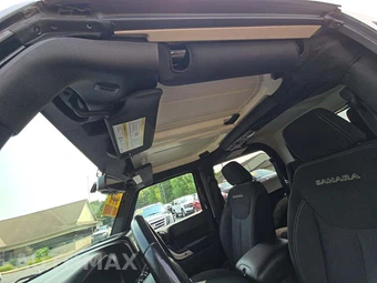 2016 Jeep Wrangler Sahara - miniatura 8