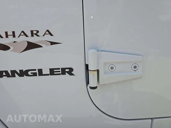 2016 Jeep Wrangler Sahara - miniatura 17