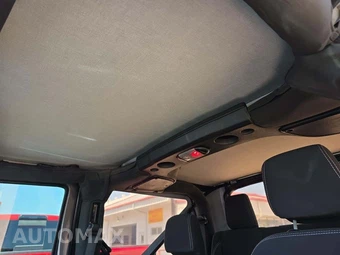2016 Jeep Wrangler Sahara - miniatura 11
