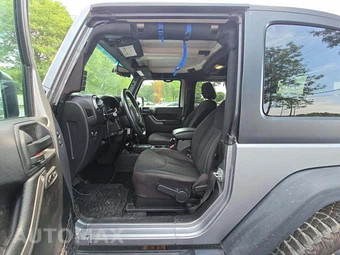 2016 Jeep Wrangler Sport - miniatura 3