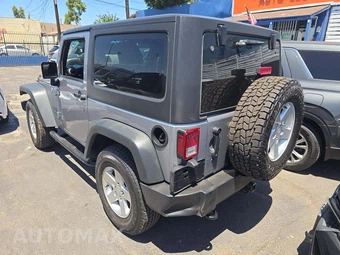 2016 Jeep Wrangler Sport - miniatura 2