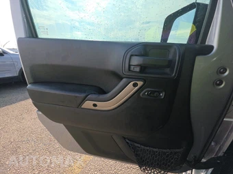 2016 Jeep Wrangler Unlimited 75th Anniversary Edition - miniatura 9