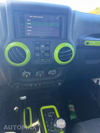 2016 Jeep Wrangler Unlimited Black Bear Edition - miniatura 12