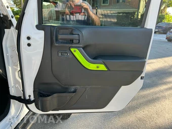 2016 Jeep Wrangler Unlimited Black Bear Edition - miniatura 15