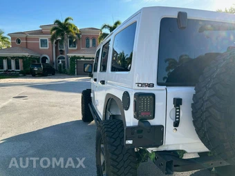 2016 Jeep Wrangler Unlimited Black Bear Edition - miniatura 3