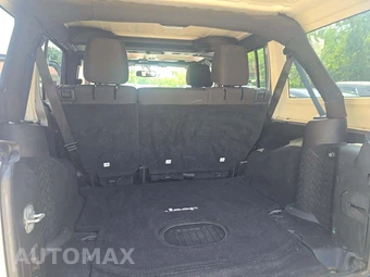 2016 Jeep Wrangler Unlimited Black Bear Edition - miniatura 11