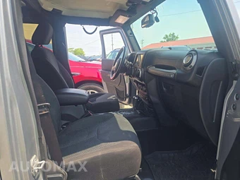 2016 Jeep Wrangler Unlimited Black Bear Edition - miniatura 15
