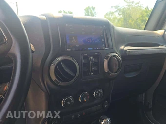 2016 Jeep Wrangler Unlimited Black Bear Edition - miniatura 7