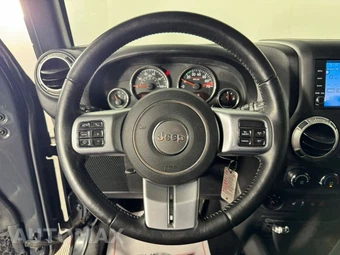 2016 Jeep Wrangler Unlimited Hard Rock Edition - miniatura 13