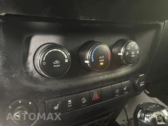 2016 Jeep Wrangler Unlimited Hard Rock Edition - miniatura 19