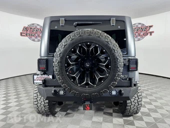 2016 Jeep Wrangler Unlimited Hard Rock Edition - miniatura 6