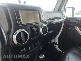 2016 Jeep Wrangler Unlimited Hard Rock Edition - miniatura 11