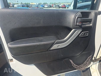 2016 Jeep Wrangler Unlimited Hard Rock Edition - miniatura 9