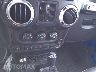 2016 Jeep Wrangler Unlimited Hard Rock Edition - miniatura 15