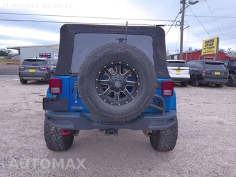 2016 Jeep Wrangler Unlimited Hard Rock Edition - miniatura 6