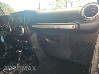 2016 Jeep Wrangler Unlimited Hard Rock Edition - miniatura 16