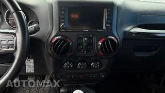 2016 Jeep Wrangler Unlimited Hard Rock Edition - miniatura 11