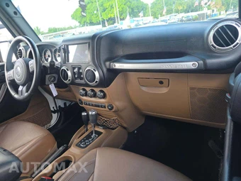 2016 Jeep Wrangler Unlimited Rubicon - miniatura 16