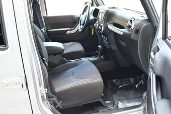 2016 Jeep Wrangler Unlimited Rubicon - miniatura 46