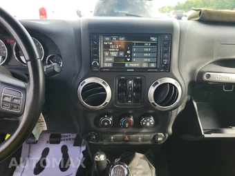 2016 Jeep Wrangler Unlimited Rubicon - miniatura 11
