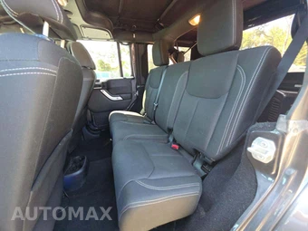 2016 Jeep Wrangler Unlimited Sahara - miniatura 10