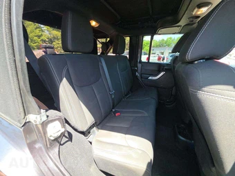 2016 Jeep Wrangler Unlimited Sahara - miniatura 13