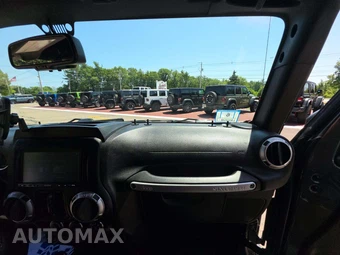2016 Jeep Wrangler Unlimited Sahara - miniatura 16