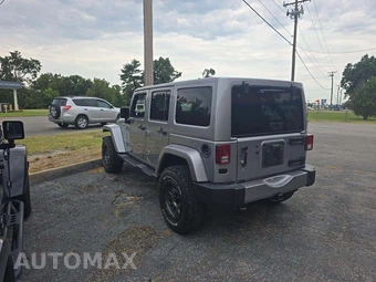 2016 Jeep Wrangler Unlimited Sahara - miniatura 2
