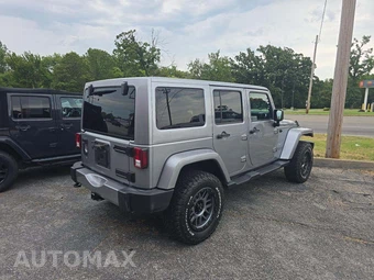 2016 Jeep Wrangler Unlimited Sahara - miniatura 3