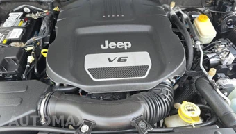 2016 Jeep Wrangler Unlimited Sahara - miniatura 18
