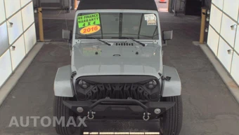 2016 Jeep Wrangler Unlimited Sahara - miniatura 2