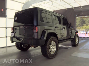 2016 Jeep Wrangler Unlimited Sahara - miniatura 4