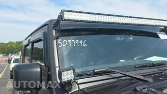 2016 Jeep Wrangler Unlimited Sahara - miniatura 41