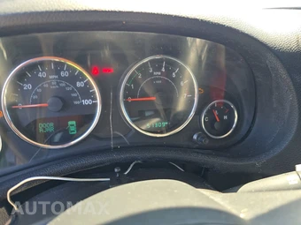 2016 Jeep Wrangler Unlimited Sahara - miniatura 12
