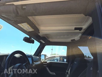 2016 Jeep Wrangler Unlimited Sahara - miniatura 18