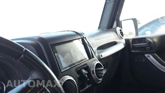 2016 Jeep Wrangler Unlimited Sahara - miniatura 21