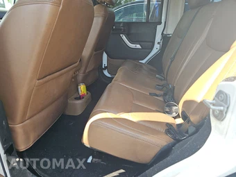 2016 Jeep Wrangler Unlimited Sahara - miniatura 13