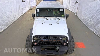 2016 Jeep Wrangler Unlimited Sahara - miniatura 2