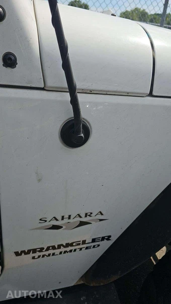 2016 Jeep Wrangler Unlimited Sahara - miniatura 24