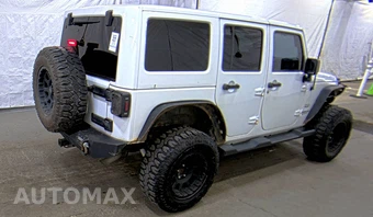2016 Jeep Wrangler Unlimited Sahara - miniatura 4