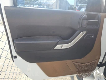 2016 Jeep Wrangler Unlimited Sahara - miniatura 9