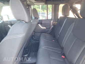 2016 Jeep Wrangler Unlimited Sahara - miniatura 13