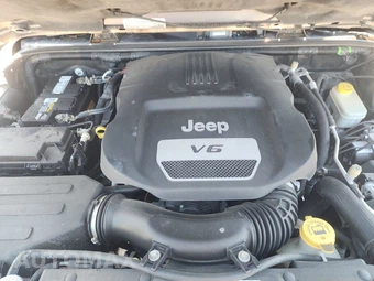 2016 Jeep Wrangler Unlimited Sahara - miniatura 15