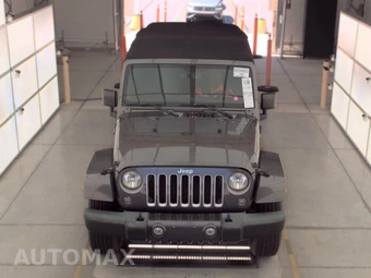2016 Jeep Wrangler Unlimited Sahara - miniatura 2