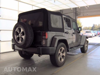 2016 Jeep Wrangler Unlimited Sahara - miniatura 4