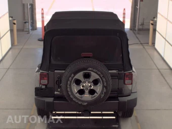 2016 Jeep Wrangler Unlimited Sahara - miniatura 5