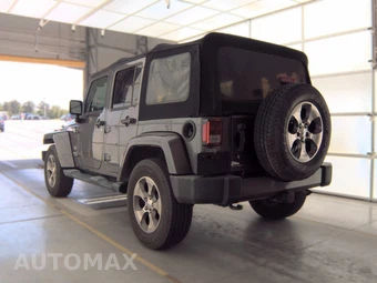 2016 Jeep Wrangler Unlimited Sahara - miniatura 6