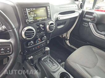 2016 Jeep Wrangler Unlimited Sahara - miniatura 10